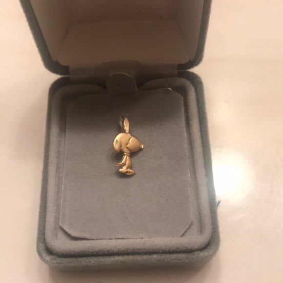 snoopy pendant gold